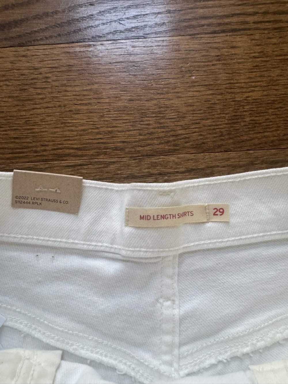 Levi’s Mid Length White Denim Shorts W29 NWT High Rise Clean Classic - Picture 3 of 4